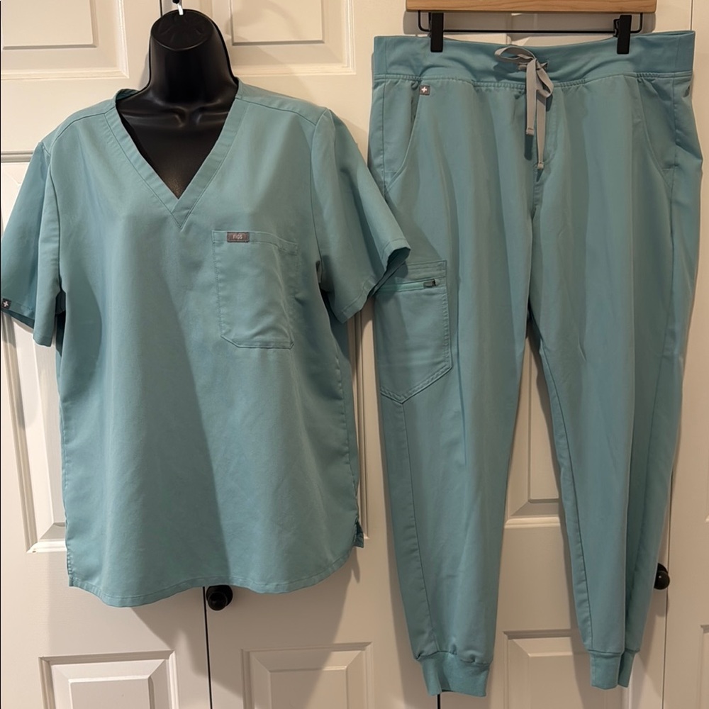 Figs scrubs set Seaglass size xl